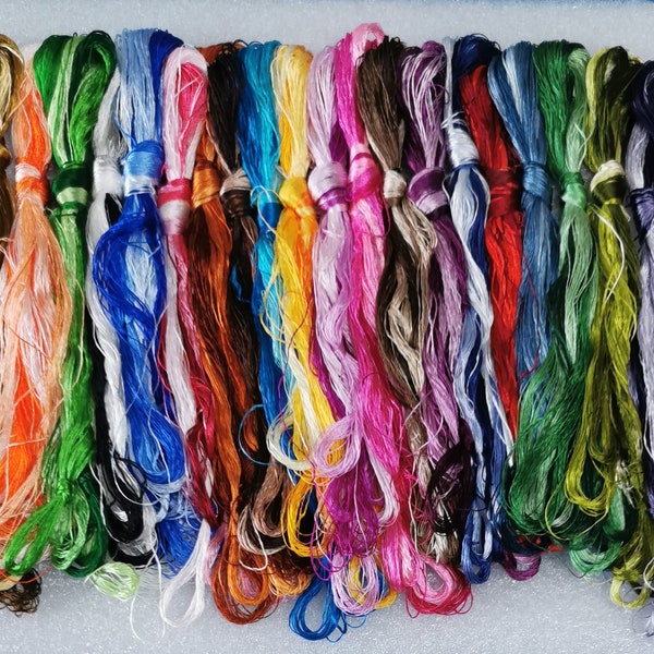 100 couleurs de fils de soie à broder en soie de mûrier 100 % naturels teints à la main, bricolage