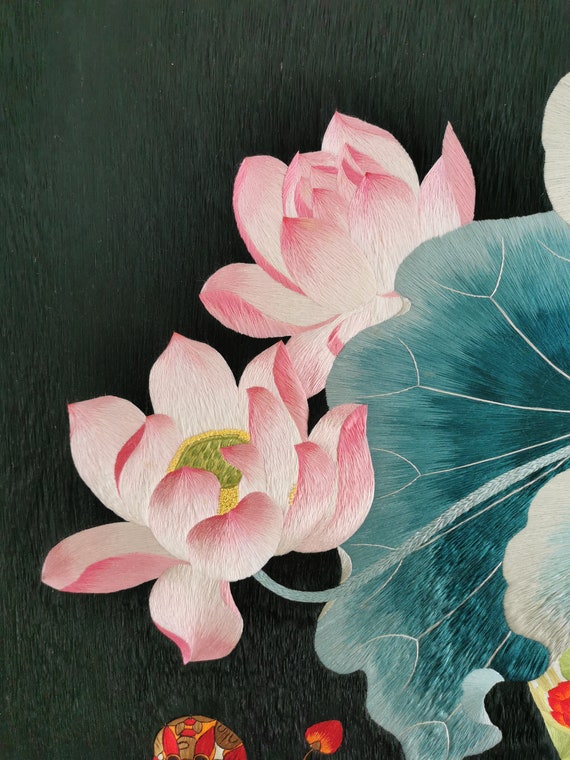 Chinese Suzhou Handmade Lotus Silk Embroidery Art Painting