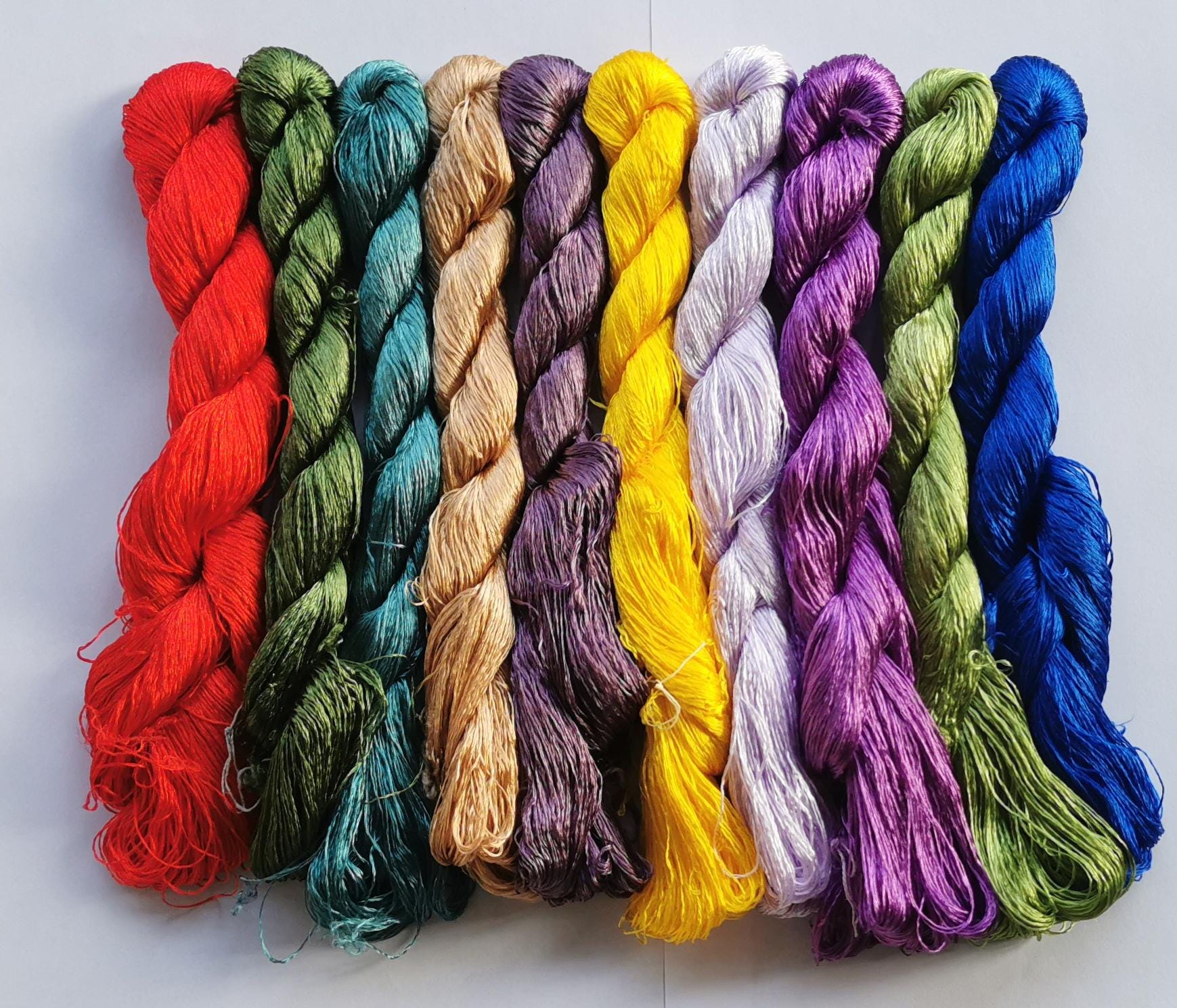 10 skeins Chinese natural mulberry silk embroidery threads floss 440m per skein mixed color