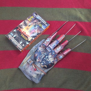 A Nightmare on Elm Street 4: The Dream Master Replica Hero Glove