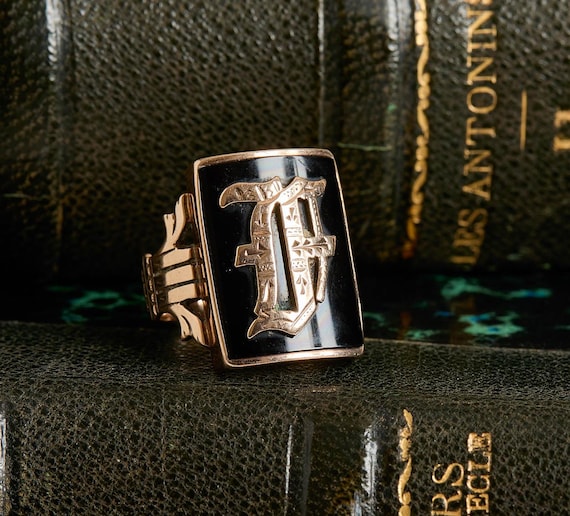 Art Deco 10K Gold Onyx Monogrammed F Initial Ring