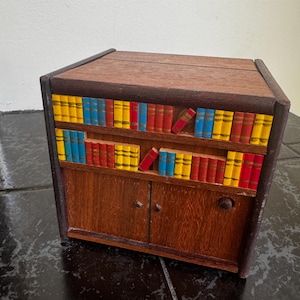 Zeldzame houten sigarettendispenser uit de jaren 50 – gemaakt in Japan – miniboekenplank met geheim vak – nieuw rookaccessoire uit het midden van de eeuw – k