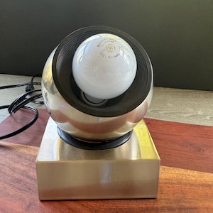 Positionable EYEBALL Lamp COSMIC SPACEAGE with Base in Style of Robert Sonneman Orb - J