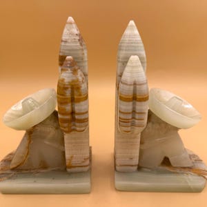 Pair Vintage ONYX Quartz Agate Bookends Mexican Siesta Sombrero Carved Stone - J