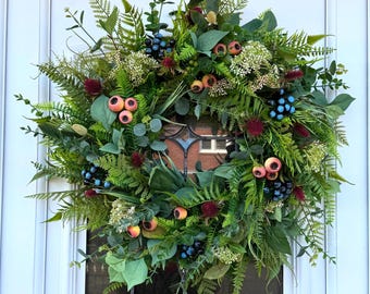 Corona para todo el año, corona de vegetación, corona para puerta de entrada, corona de eucalipto, corona de helecho, decoración de puerta inspirada en la naturaleza