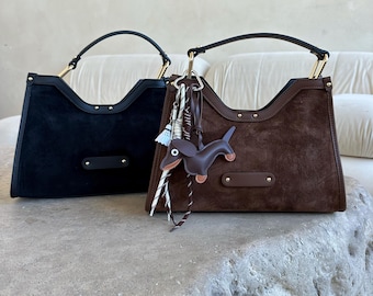 Sac fourre-tout en daim : sac à bandoulière en cuir avec finitions dorées