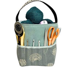 Projekttasche/Utensilo für Strick- und Häkelprojekte, stricken, häkeln, Wolle, Geschenk Freundin, Strickliebhaber, Cordtasche grün imagen 1