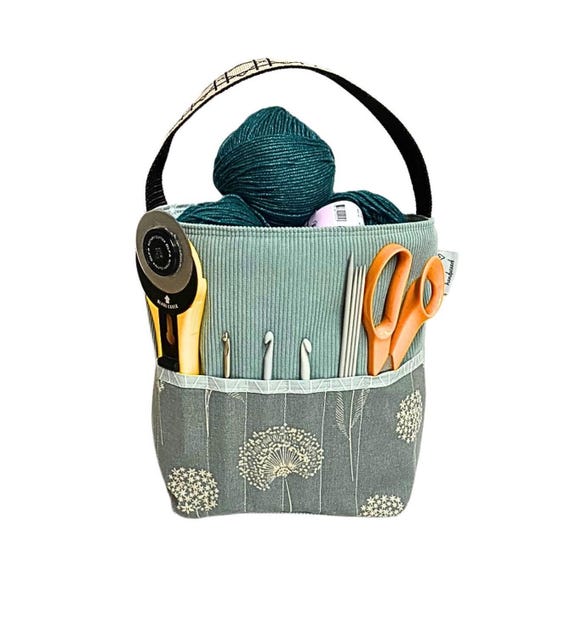 Projekttasche/Utensilo für Strick- und Häkelprojekte, stricken, häkeln, Wolle, Geschenk Freundin, Strickliebhaber, Cordtasche grün
