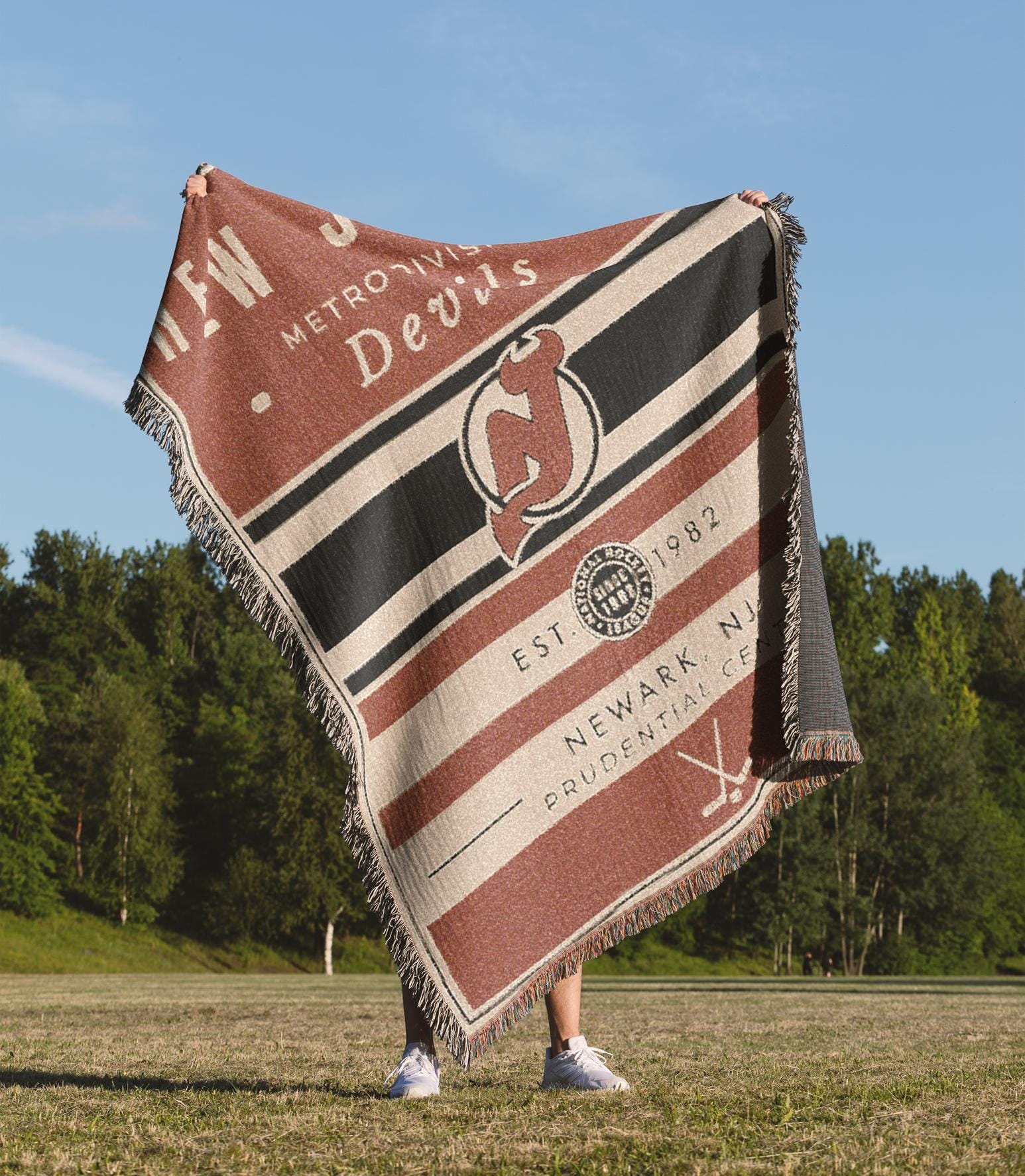 New Jersey Devils Vintage-styled Woven Blanket / Retro Hockey