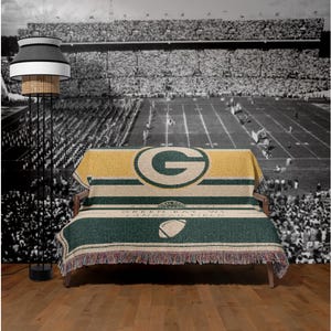 Green Bay Packers Vintage-Styled Woven Blanket / Retro Football Throw / NFL Team Decor / Classic Football Fan Gift image 3