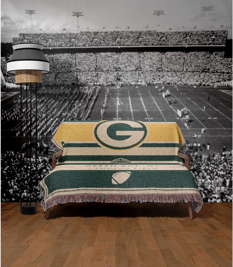 Green Bay Packers Vintage-Styled Woven Blanket / Retro Football Throw / NFL Team Decor / Classic Football Fan Gift image 3
