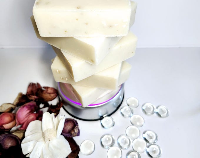 Handmade Soap Bar (1 bar 4.5 oz) - 21 different scents to choose from (Includes soap pouch). Spa Gift Basket, Relaxation Gift Set, Self Care