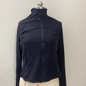 LULULEMON Ribbed Nulu Define Jacket – Black Slim Fit Zip-Up – Lightweight Athleisure – Women&#39;s Size 12