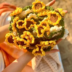 Handmade Crochet Rose Bouquet Blanket: Elegant Floral Throw