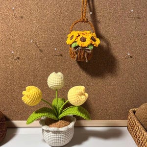 Crochet flower in pot, hand made, personalized gift for teacher, Sunflower in pot, desk decoration, tulip in pot, tulip bouquet, mother day