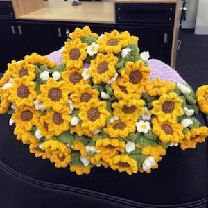 Crochet Rose Bouquet Blanket: Handmade Floral Throw, Elegant Home Decor