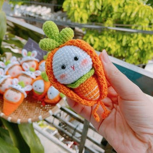 Handmade Crochet Carrot Keychain – Cute Vegetable Keyring, Fun Bag Charm, Unique Gift