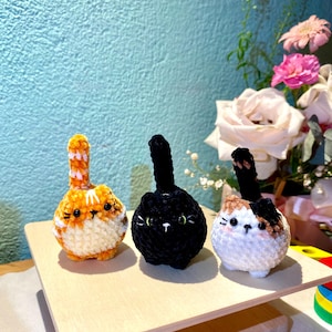 Handmade Crochet Cute Cat Keychain, Handmade Mini Crochet Amigurumi Cat Keychain, Gift for Cat Lovers, Adorable Cat, Christmas Gifts