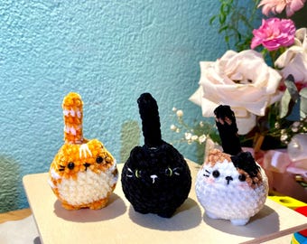 Handmade Crochet Cute Cat Keychain, Handmade Mini Crochet Amigurumi Cat Keychain, Gift for Cat Lovers, Adorable Cat, Christmas Gifts
