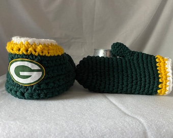 Green Bay Packers Drink Mitt and mitten set - The mitten with the drink holder built right in