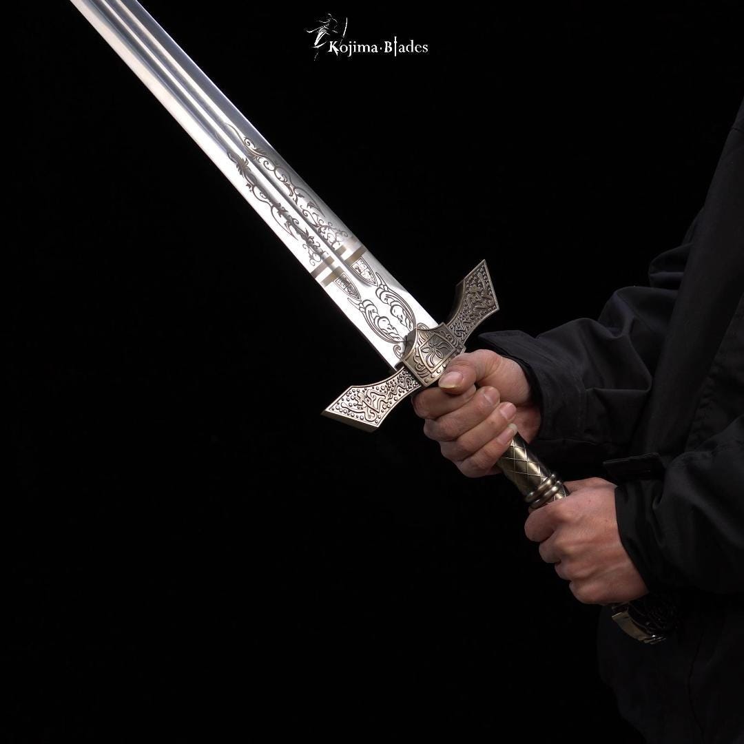 追放された騎士の大剣の実物大レプリカ、エルデンリングの武器 - 手