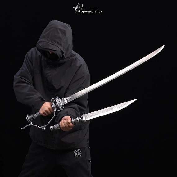 Lady Maria's Rakuyo Life-size Replica, Bloodborn Weapon - Hand
