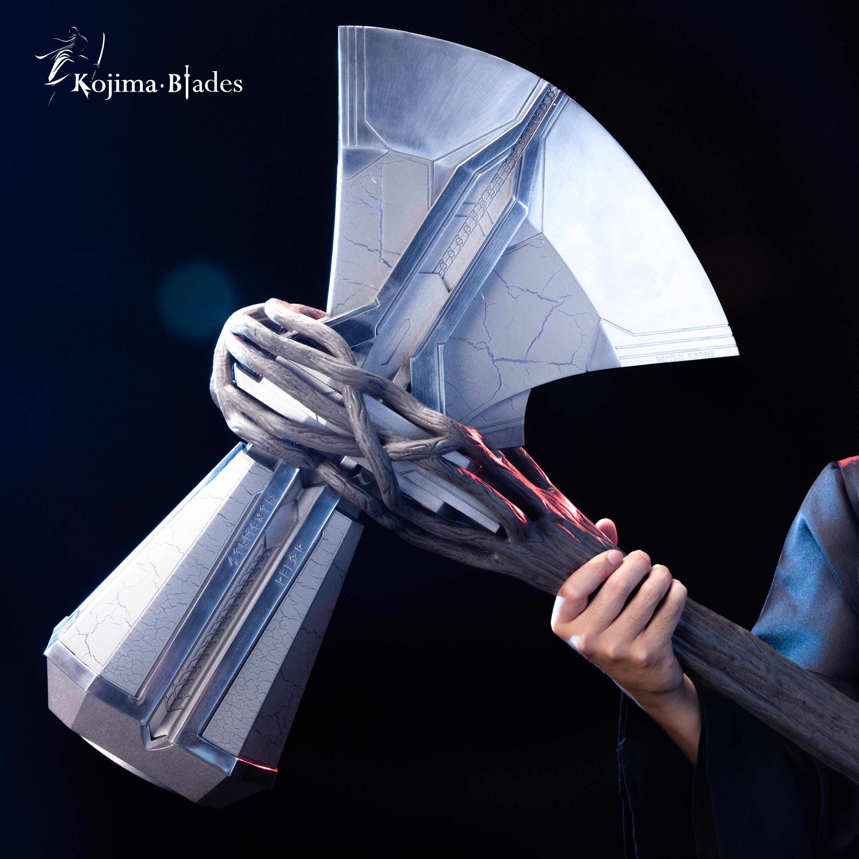 アベンジャーズのソーのストームブレイカーの等身大レプリカ、コスプレ