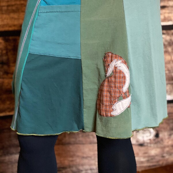 T-Skirt | upcycled, recycled, appliqué t-shirt skirt with hand drawn Fox appliqué and pocket