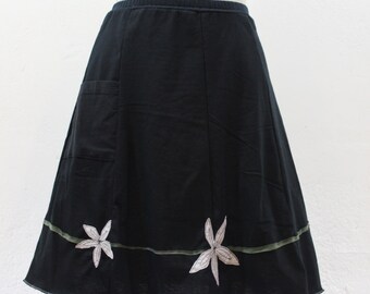 T-Skirt | upcycled, recycled t-shirt skirt black with flower appliqué + pocket