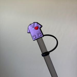 Nurse Purple Scrubs Medizinische RNA Krankenhaus PVC Stroh Topper Strohabdeckung Stroh Buddy Becher Zubehör