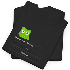Duo minaccioso - Maglietta meme divertente Duolingo Owl con coltello, maglietta ironica, regalo scherzo, stranamente specifico, maglietta squilibrata, regalo scherzo, maglietta scherzo