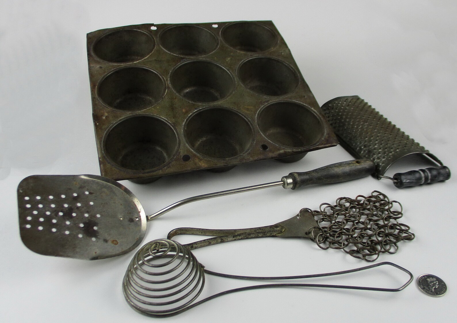 Utensilios de cocina Vtg Levantador de huevos Lata de | Etsy