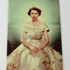2 cartes postales d'avant-couronnement de la reine Elizabeth II, photos de Karsh, reine Elizabeth II et prince Phillip, prince Charles, princes Anne, 1952