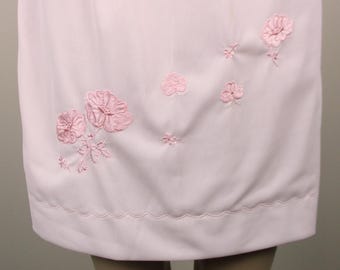 Vtg Pink Nylon Half Slip w Double Front Panel, Appllique Embroidered, Above Knee, Size Small, Unknown Maker, Very Good Condition