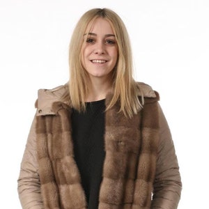 Women’s Brown Mink Fur Coat Hooded alemanio