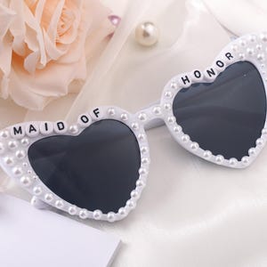 Kundenspezifische Braut Sonnenbrillen, Personalisierte Herz Sonnenbrillen, Braut, Sonnenbrille zu sein, Brautjungfer Geschenk, Bachelorette Perlen Sonnenbrillen, Brautdusche