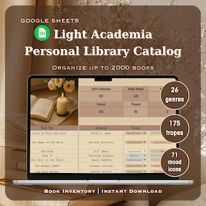 Pode incluir: Um ecrã de computador portátil exibe um catálogo de biblioteca digital intitulado "Light Academia Personal Library Catalog". O catálogo organiza até 2000 livros, com secções para géneros, tropos e ícones de humor. O ecrã mostra títulos de livros, autores e formatos.