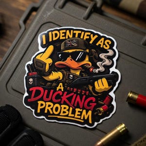 Puede incluir: Un conjunto de tres jarrones de cerámica de diferentes alturas y formas. Los jarrones están esmaltados con un acabado blanco mate, ofreciendo una estética minimalista. El jarrón más alto mide aproximadamente 25 cm.