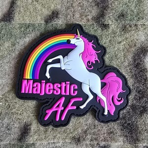 Dämpad enhörning Majestätisk som jävla PVC Taktisk Militär Moral Tygmärke med Kardborrefäste Airsoft Armé Rolig Knubbig