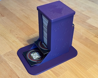 Organizer für HITSTER Spiel | 3in1 – Karten- und Token-Halter + Handyablage zum Scannen