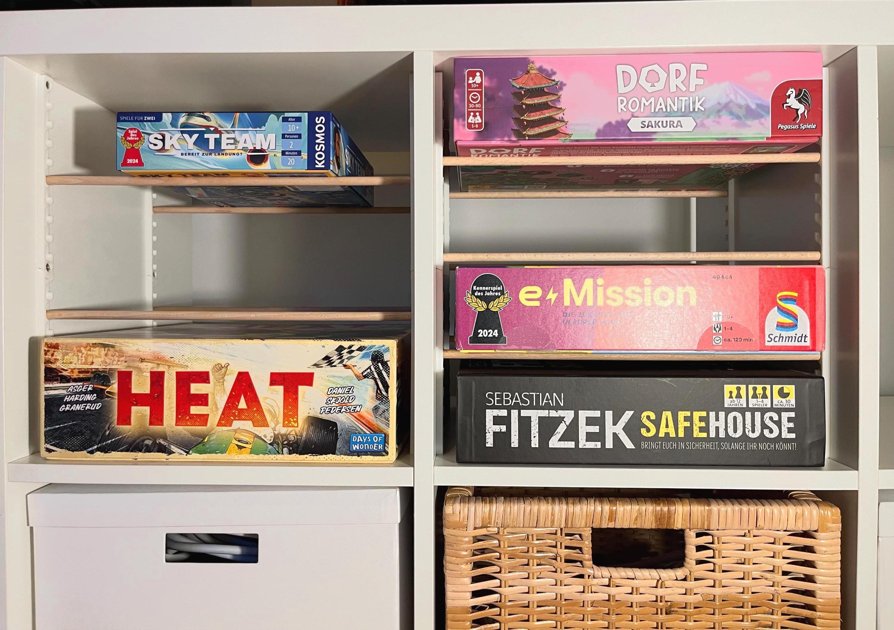 Board game shelf - Etsy.de