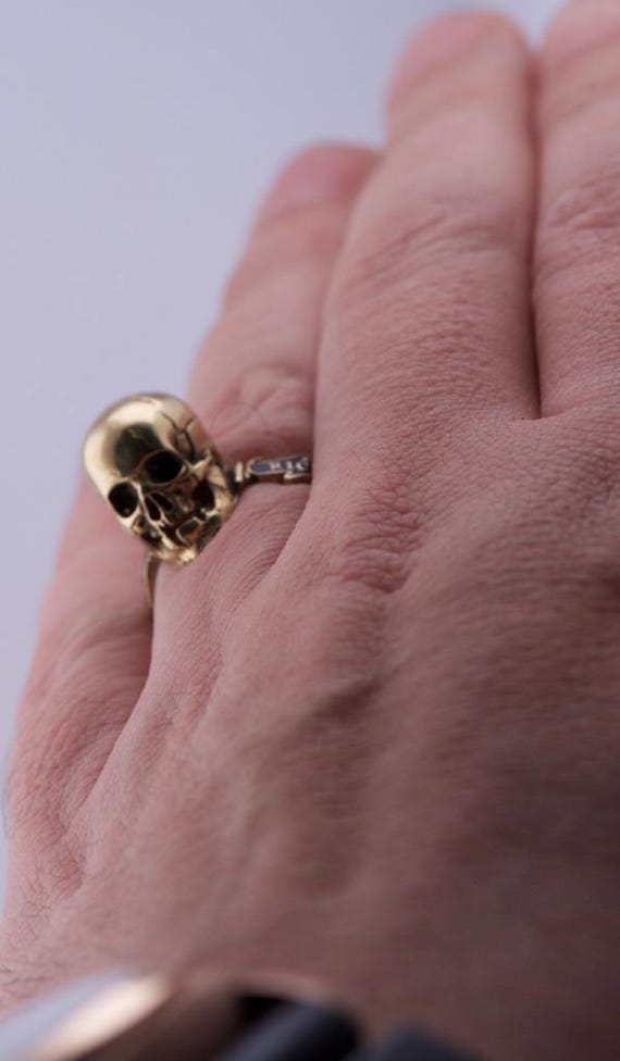 Antique Victorian Mens Skull Ring Memento Mori Gilt S… - Gem