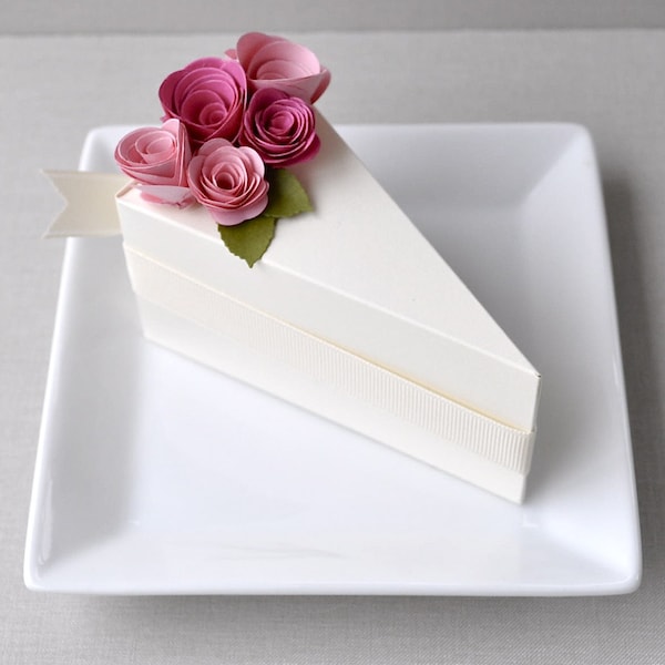 Garden Party Series - PAPER Cream cake wedding favor box with blossom and fuchsia flowers (1 slice)