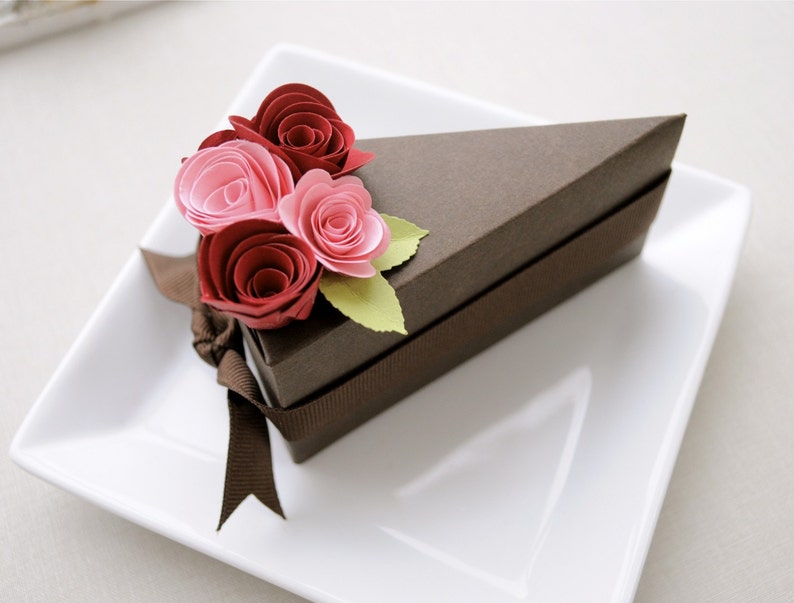 PAPER Chocolate cake slice favor box with pink and red flowers 1 slice. Wedding, baby shower, bridal shower, valentine's day, birthday image 1