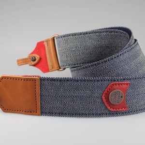 Herringbone Banjo strap.  This is the best banjo strap out there.  Worn by the Avett brothers, Old Crow medicine Show and many more bands.  Copperpeace makes the best guitar straps and banjo straps!