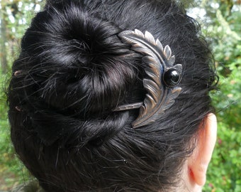 The Raven’s Quill Copper Hair Fork – Handmade Feather Hair Pin with Onyx Stone, Secure Bun Holder for Everyday Updos