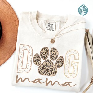 Comfort Colors® Dog Mama Shirt, Dog Mom Shirt, Dog Mama Era, Womens Shirts, Dog Lover Shirt, Dog Mom Gift, Gift For Mom, Pet Lover Shirt Ivory