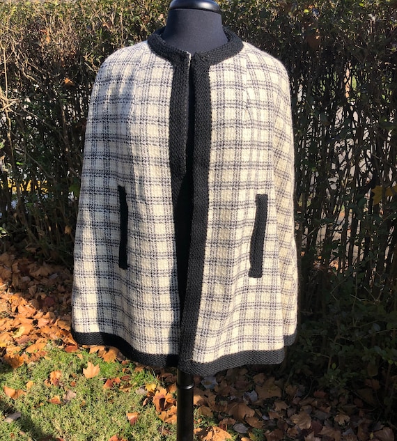 Black & White Plaid 1950s Cape