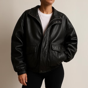 Oversized Black Leather Bomber Jacket: Vintage Aviator Style