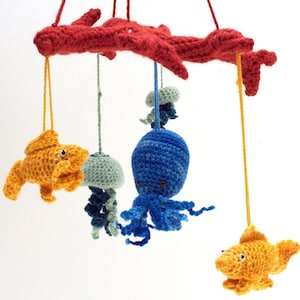 Giostrina per bambini Creatura del mare SCHEMA A UNCINETTO